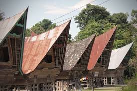 Sebelumnya maaf nih karena udah lama nggak update, maklumlah namanya juga orang sibuk, (cie. 5 Rumah Adat Sumatera Utara Beserta Nama Dan Gambarnya