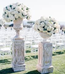 Additionally, make sure your hydrangea bouquet is receiving plenty of sunlight. 15 Hydrangea Flower Arrangements For Your Wedding