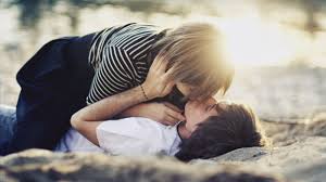 Sweet Kiss Wallpapers Http Www Messagescollection Com 10 Best Kiss Picture Messages Happy Kiss Day Images Kiss Day Images Happy Kiss Day