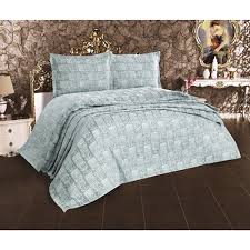 Düz renklerde nevresimler zarif ve basit olabilir ve yatak odanıza modaya uygun bir otel tarzı verebilir. Cotton House Dora Tek Kisilik Mavi Yatak Ortusu