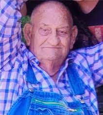 Lynn Litton's Instagram, Twitter & Facebook