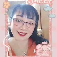 黄莲花updated her profile picture.