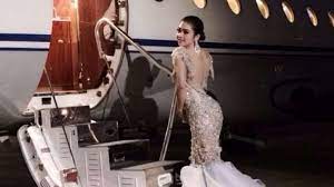 Ada sebuah aplikasi kamera tembus pandang yang di kabarkan bisa melihat gambar dibalik baju seseorang. Wow Syahrini Umbar Gaun Tembus Pandang