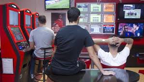 Apuestas.cl contiene los mejores pronósticos deportivos de la red y, además, una detallada selección de los mejores sitios de apuestas en línea. Alerta Ante La Nueva Moda Entre Los Jovenes Ahora Son Adictos A Las Apuestas Deportivas