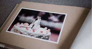 Polaroid cameras are extremely gratifying because of their ability to produce photos on the spot. Hochzeitsgastebuch Gestalten Kreative Idee Mit Originellen Polaroids