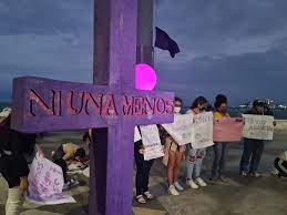 Los familiares y amigos de monse, como le llaman, sospechan que marlon pudo haber salido del país con la ayuda de su familia. M5dpkcjbvm4tqm