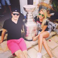 Par le fait même, il devenait le premier joueur du tricolore à atteindre le plateau des quinze filets cette saison. Wives And Girlfriends Of Nhl Players Tyler Toffoli Taylore Bryce