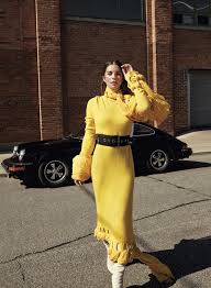 Murphy describes her style as bag lady chic, whereas alexis's wardrobe is just chic. Annie Murphy On Life After Schitt S Creek Her Biggest Heartbreak And Working With Dan And Eugene Levy Fashion Magaz Fashion Fashion Magazine Amazing Women