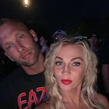 Kelly Slack's Instagram, Twitter & Facebook