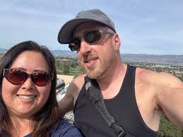 Where to get a buffalo chicken sandwich at Universal Orlando?