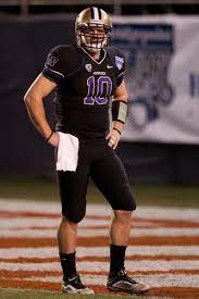 Washington Huskies 2015 Football Betting Odds Preview And Schedule Washington Huskies Football Football Washington Huskies