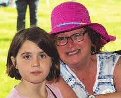 Ellie Shulman's Instagram, Twitter & Facebook