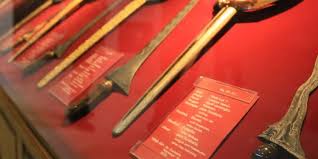 Jual keris murah dengan harga rp175.000 dari toko online karyaa sentosa, jakarta timur. Melihat Tahapan Jamasan Proses Pembersihan Keris Pada Malam 1 Suro Halaman All Kompas Com