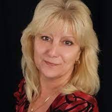 Judith Rossi's Instagram, Twitter & Facebook