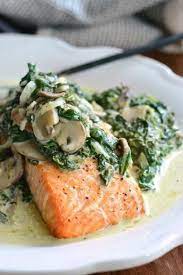 Salmon Florentine This Delicious Easy And Healthy Low Carb Dinner Is Made With Juicy Tender Salmon Florentine Recipe Easy Salmon Dinner Baked Salmon Recipes