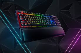 The keyboard's backlight is currently blue. Wireless Mechanical Gaming Keyboard Razer Blackwidow V3 Pro