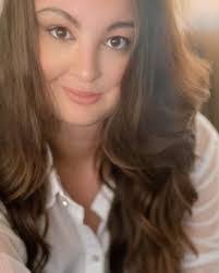 Jennifer Scheck's Instagram, Twitter & Facebook