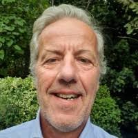 Dariush Mostofi's Instagram, Twitter & Facebook