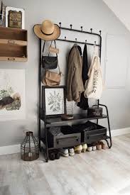 Garderobe Diele Flur Eingangsbereich Deko Dekoidee Interior Einrichtung Ordnung Schaffen Mit Wenko Waschesammler Waschesack Aufbe Zuhause Diele Deko Interieur