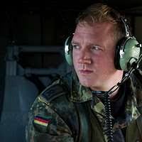 Оригинальная находка описывала эту фотографию следующим образом: Операция