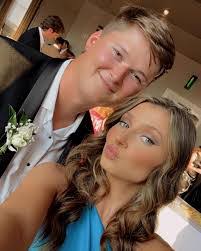 Cara Belcher's Instagram, Twitter & Facebook