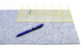 15x22 cm und ist aus grauem filz genäht. Tutorial Von Sara Tom U Heft Hulle Nahen Nahratgeber