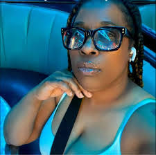 Tara Hirst's Instagram, Twitter & Facebook