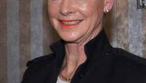 Elizabeth Gregor's Instagram, Twitter & Facebook