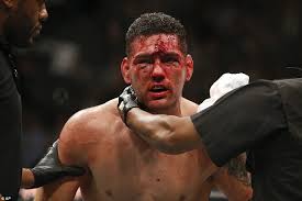 The aggressive pressure fighter pushed the pace early on, taking rockhold's back and later. Luke Rockhold Beats Chris Weidman At Ufc 194 After Brutal Fight To Claim Middleweight Title Daily Mail Online