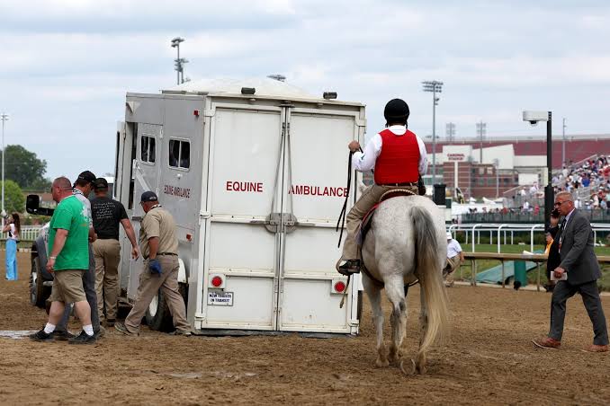 Horse deaths at Churchill Downs leads to probe, emergency summit