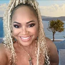 Kiesha Wright's Instagram, Twitter & Facebook