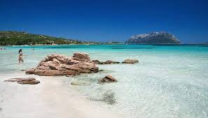 Ti resterà impressa al primo sguardo, abbagliato dal candore della sabbia e dall'intenso turchese del mare. Cala Brandinchi San Teodoro Sardegna Sardinien Reisen Urlaub