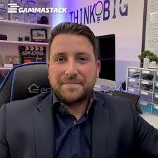 Dustin Halter's Instagram, Twitter & Facebook