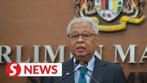 Ismail sabri, now the deputy prime minister and defence minister, said he had shouldered the responsibility since march 20 last year to ensure the people were updated on the works done by the compliance operation task force. Ismail Sabri Yaakob Daughter Page 6 Sabri High Resolution Stock Photography And Images Alamy In Case You Have Forgotten About The Case Nurul Izzah Met Up And Took Pictures With