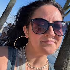 Which couple do we think is going home tonight? It better not be Pepe and  Iris.