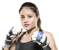 Meet “Las Reinas” of Combate Reinas