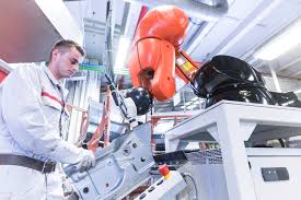 Importante aceitera busca operario de limpieza de fabrica, con experiencia preferentemente en frigoríficos, curtiembres, etc. Asi Trabajan Los Robots De Audi En La Fabrica De Ingolstadt Tecmovia