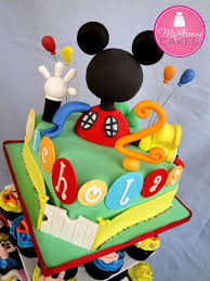 Bizcocho De Mickey Mouse Another Mickey S Club House Minnie Cake Mickey And Minnie Cake Childrens Birthday Cakes