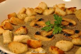 Pentru șase porții aveți nevoie de o țelină medie (150 de grame), o rădăcină de pătrunjel, un cartof (100 de grame), o ceapă albă, mică și 300 de grame de ciuperci champignon. Supa Crema De Ciuperci Retete Culinare Cu Laura Sava Cele Mai Bune Retete Pentru Intreaga Familie