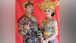 Ini dia 7 fakta soal jerinx, drummer sid yang bermasalah dengan via vallen. Jerinx Sid Teriak Teori Konspirasi Nora Alexandra Kena Getahnya Seleb Tempo Co