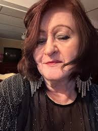 This is me Brenda Kinnaman suprys Driban I put all those last names because  many of you purchased pianos or organs at my family store and I performed  special for you and