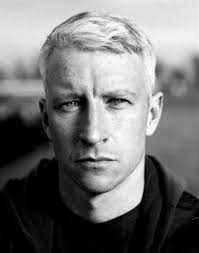 How To Wear Your Hair Short 29 Best Short Hairstyles For Men Anderson Cooper Cool Hairstyles Haircuts For Men