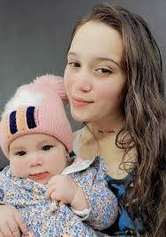 Heidi Deyoung's Instagram, Twitter & Facebook