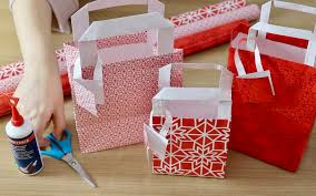 Comment débloquer et créer un nouveau compte et s'inscrire sur www.amelie.fr, sur un même ordinateur, c'est à dire avoir mon mari et moi chacun son compte sur amelie.fr sur notre même ordinateur? Comment Creer Un Sac De Noel En Papier Cadeau Tutoriel Video