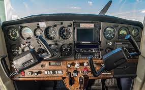 This instruction manual is designed to help you build a great flying earoplane. Flotte Airlink Flighttraining
