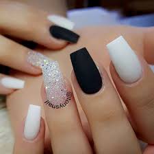Black And White Ombre Nails With Glitter Matte Black Sparkles And White Cute Acrylic Nails Nails Trendy Nails