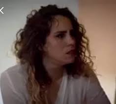 Si Magda continúa así fumando..No va a disfrutar lo que ha escondida en  tanto tiempo... Verdad.