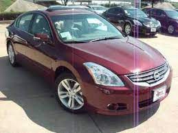 It's fast and handles better than most sedans of the same size. 2010 Nissan Altima 3 5sr Sedan Start Up Exterior Interior Tour Youtube