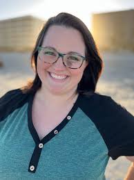 Courtney Willis's Instagram, Twitter & Facebook