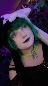 Retro black sneaker options?